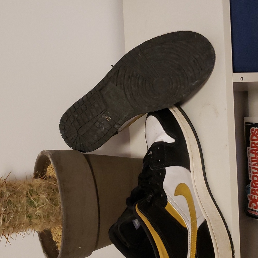 Jordan 1 - Picture 2 of 7